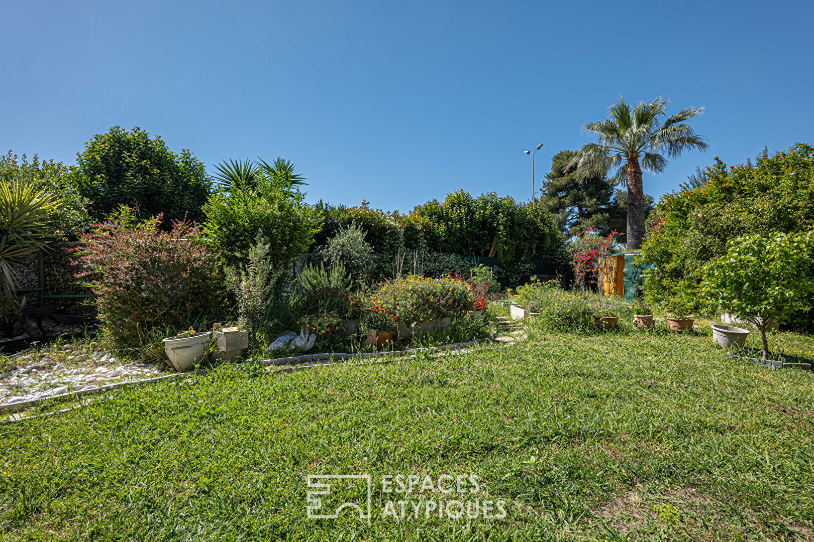Appartement avec jardin privatif à deux pas de la mer St Laurent du Var