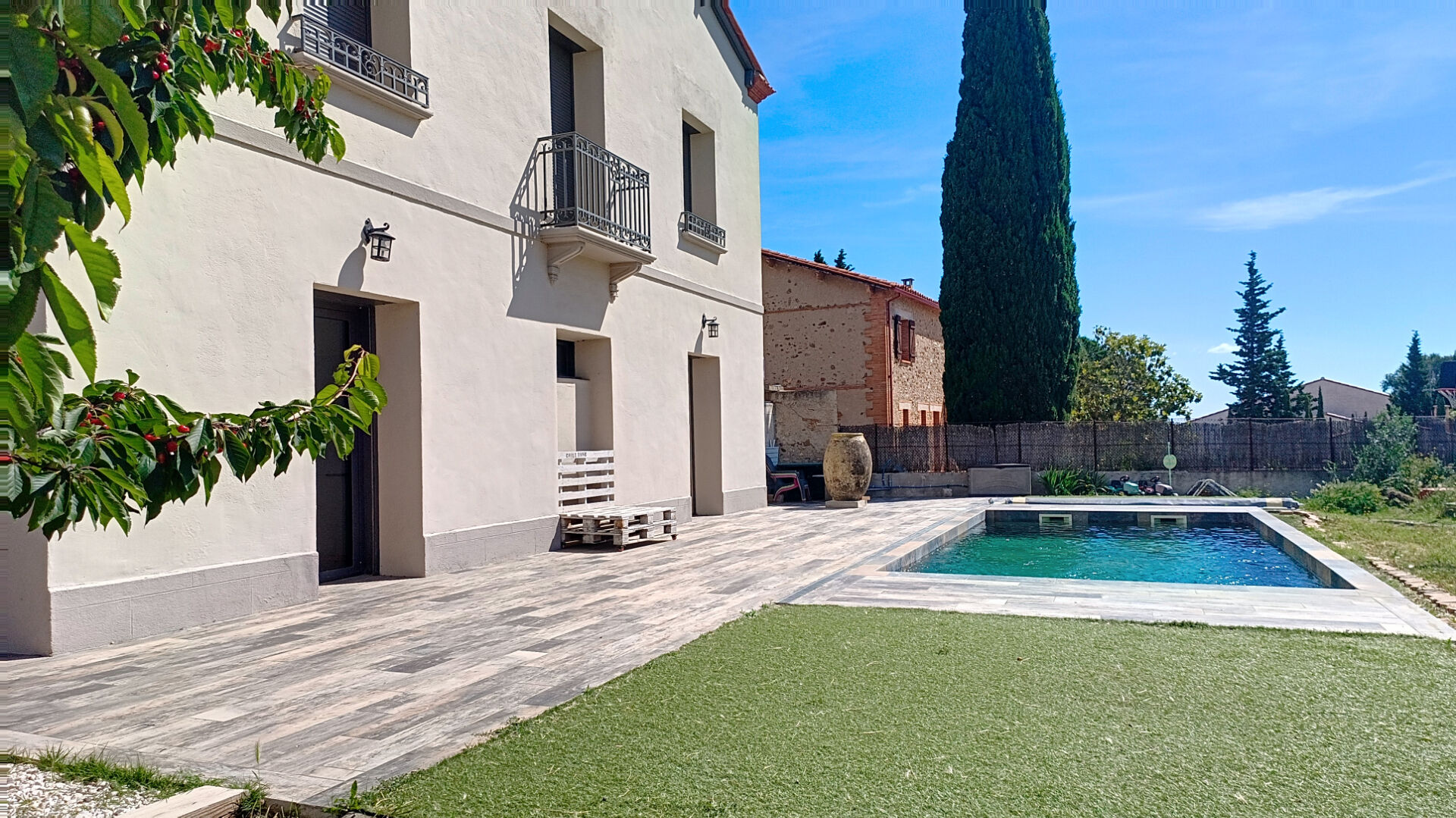 Photo Maison Fourques 6 pièce(s) 260 m2 image 5/6