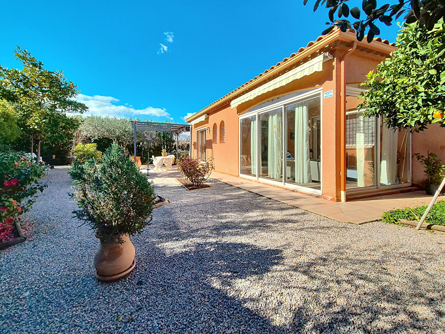 Photo Maison Fourques 4 pièce(s) 122 m2 image 2/6