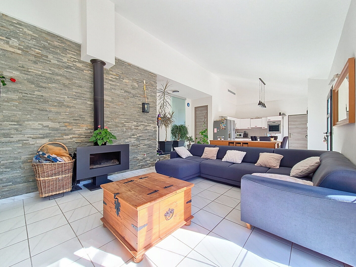 Photo Villa 4 faces de plain-pied, 5 pièces avec piscine, sur 1500m² de parcelle. image 5/6