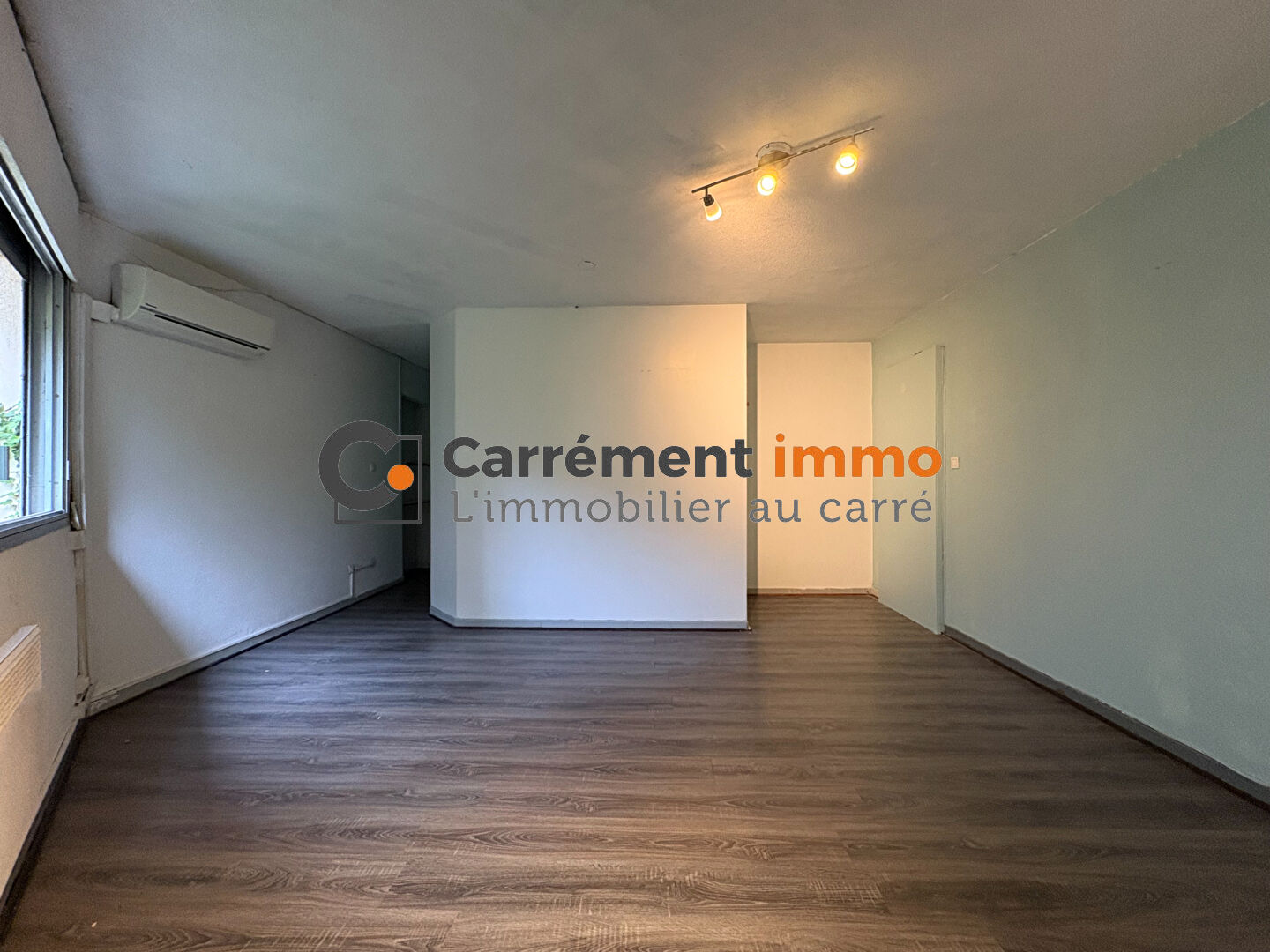 Photo LOCAL PROFESSIONNEL BOUTONNET DANS CENTRE MEDICAL - 19.51 m2 image 2/6