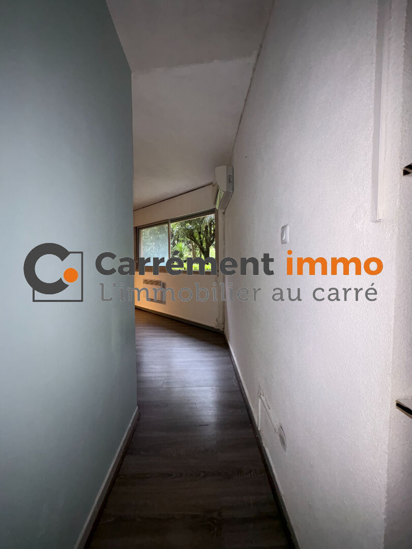 Photo LOCAL PROFESSIONNEL BOUTONNET DANS CENTRE MEDICAL - 19.51 m2 image 6/6