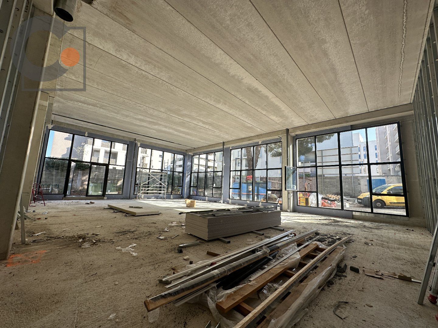 Photo Bureau en zone franche livrée en 2024 image 3/5