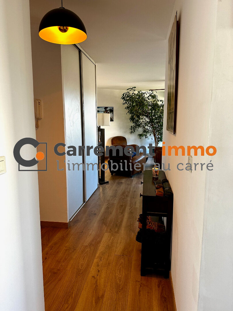 Photo F3 grande terrasse Port Marianne nouvelle Mairie image 5/6