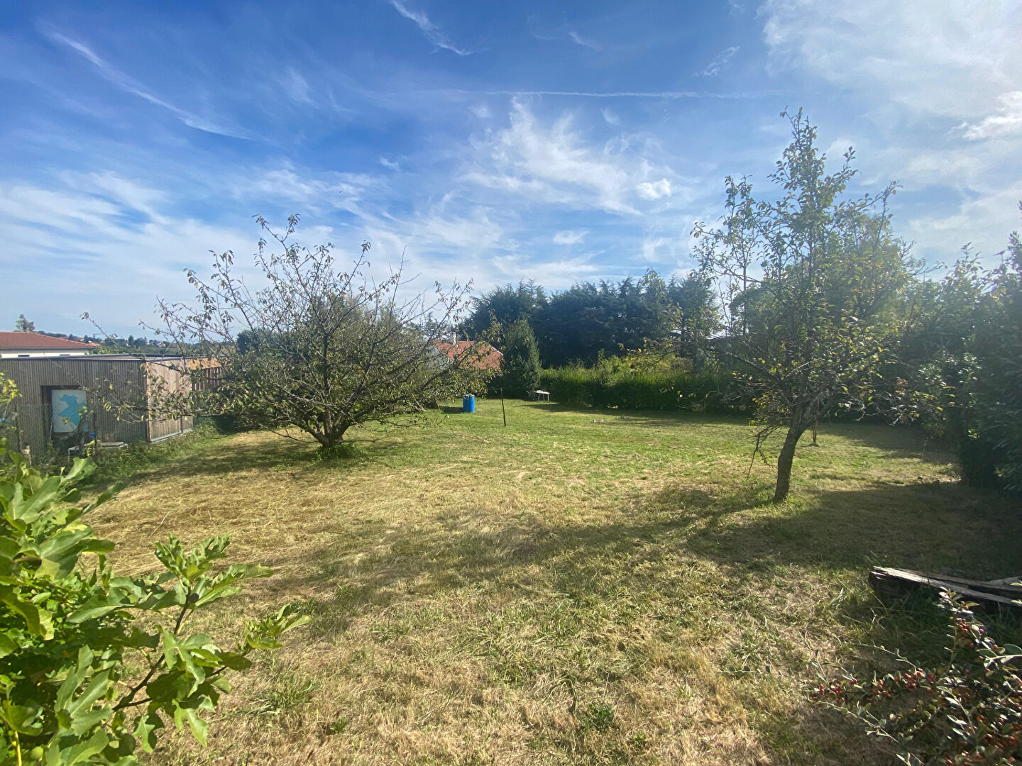 Photo Terrain constructible 713 m² image 2/3