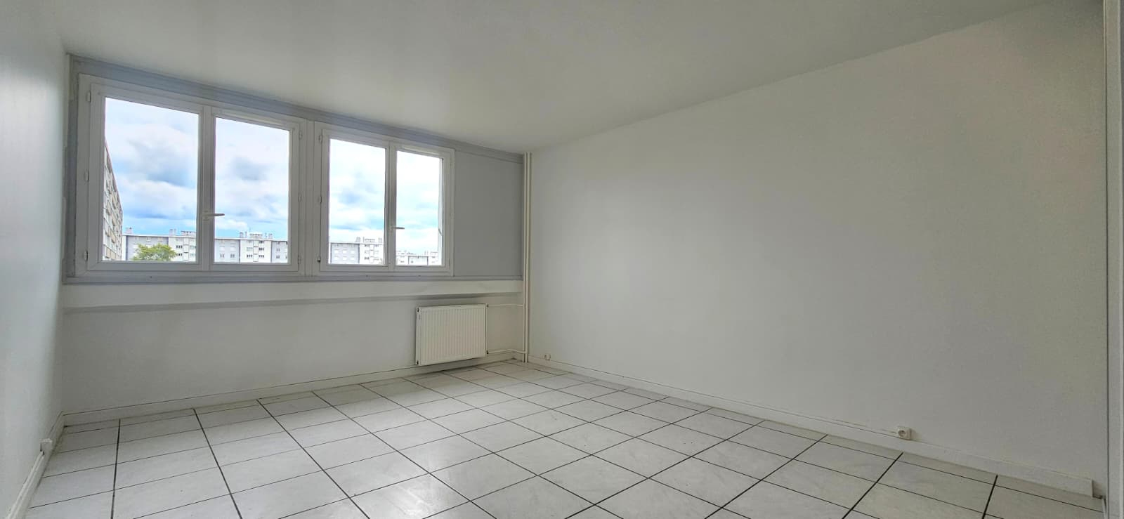 Photo Appartement Oullins Pierre Bénite 5 pièces 87 m² image 1/6
