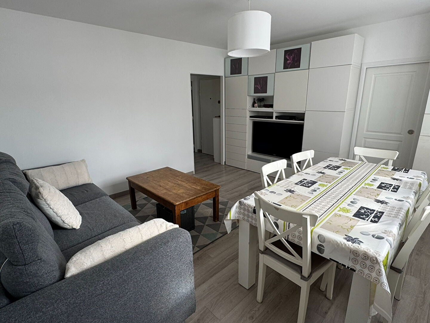 Photo PLAISIR - CENTRE VILLE image 2/6