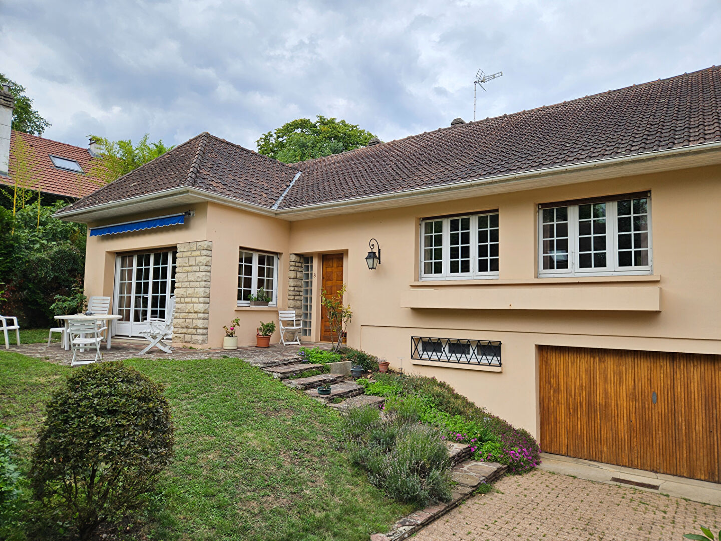 Agence immobilière de FEUCHEROLLES IMMOBILIER