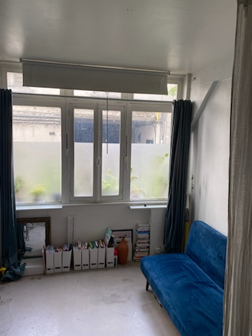 Photo Charmant studio à rénover 28 m² Paris 9e image 4/5