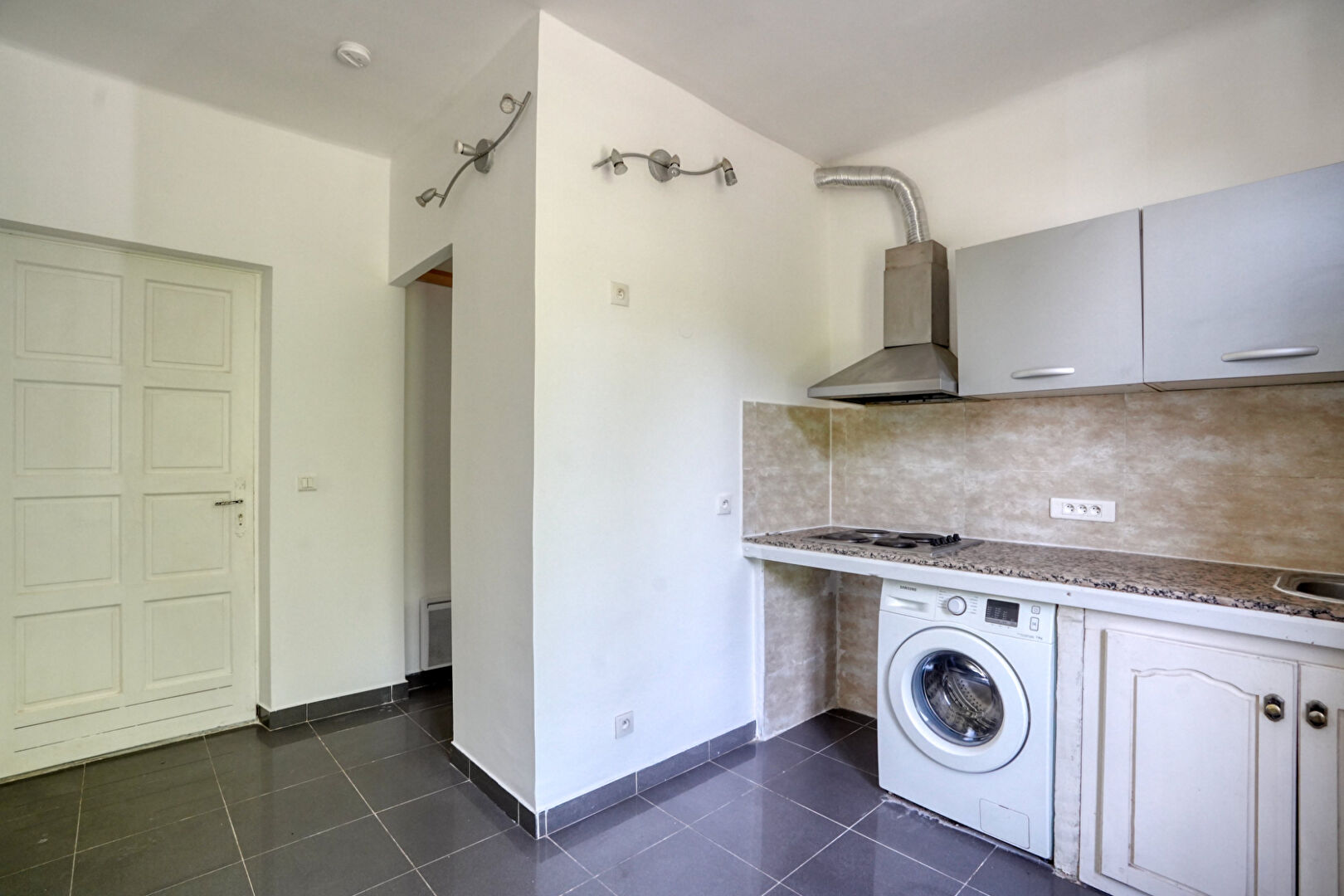 Appartement La Verriere 1 pièce(s) 26.57 m2