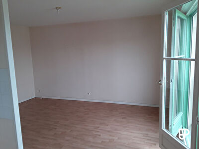 PONTORSON – T2 Ascenseur et Garage