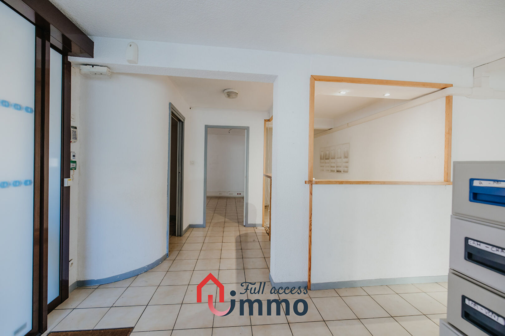 Photo Bureaux Gap 5 pièce(s) 92 m2 image 2/6