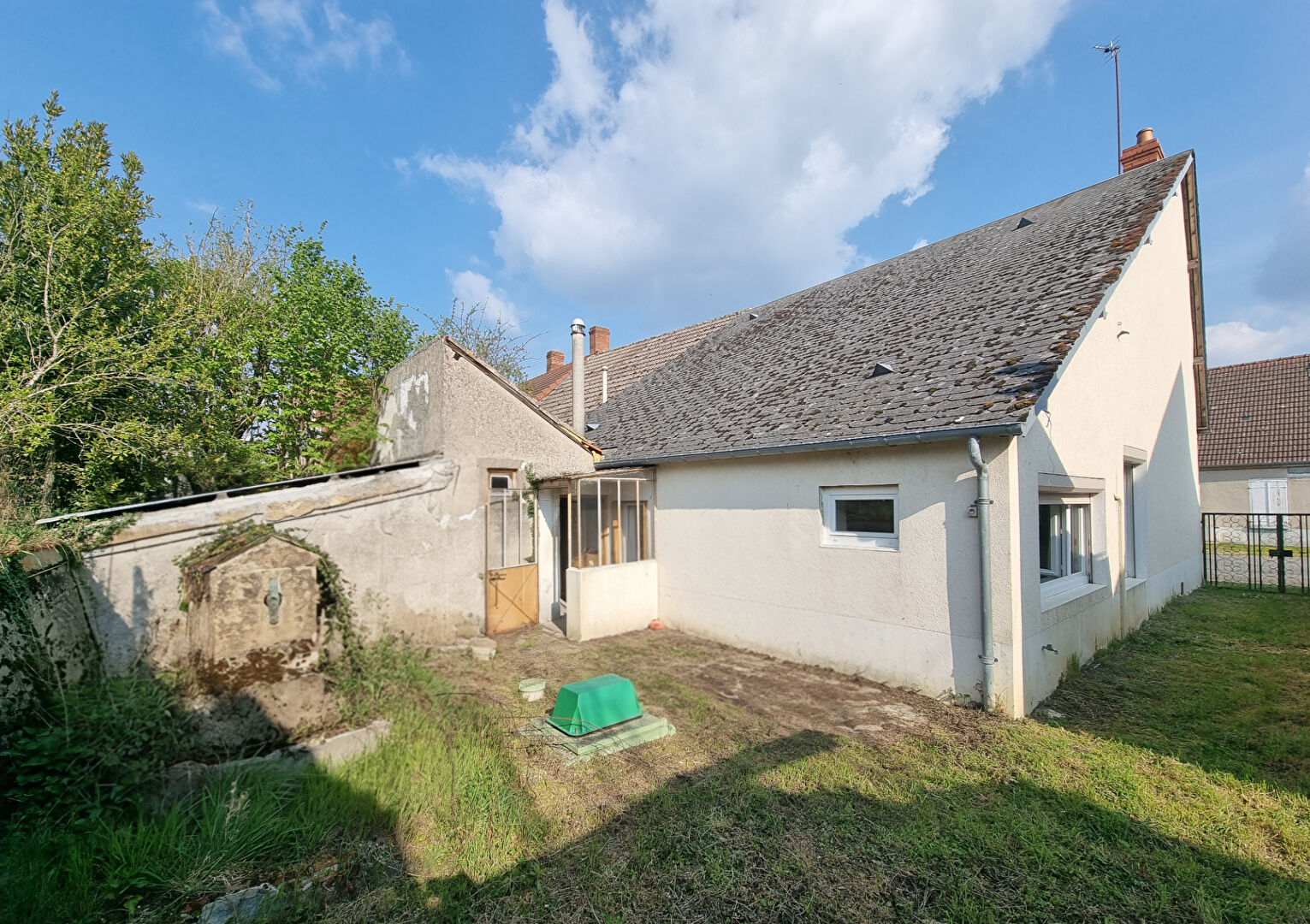 A vendre, PRECY, maison 2 chambres, jardin.