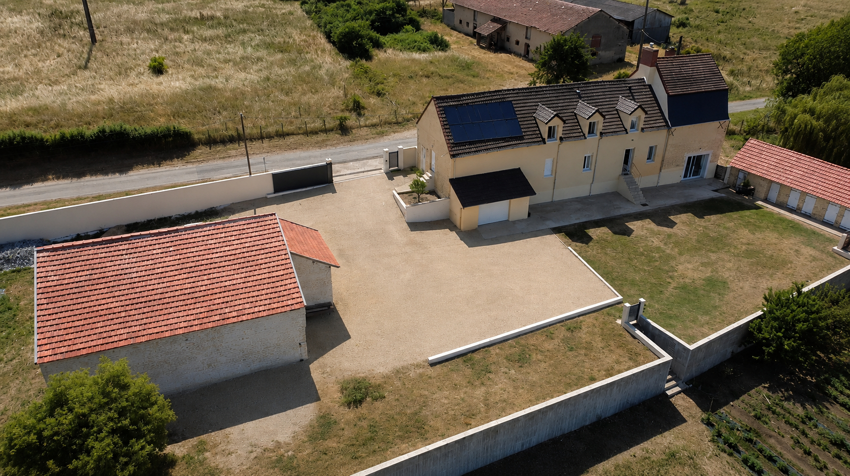 10 min de Nevers Longere Rénovée