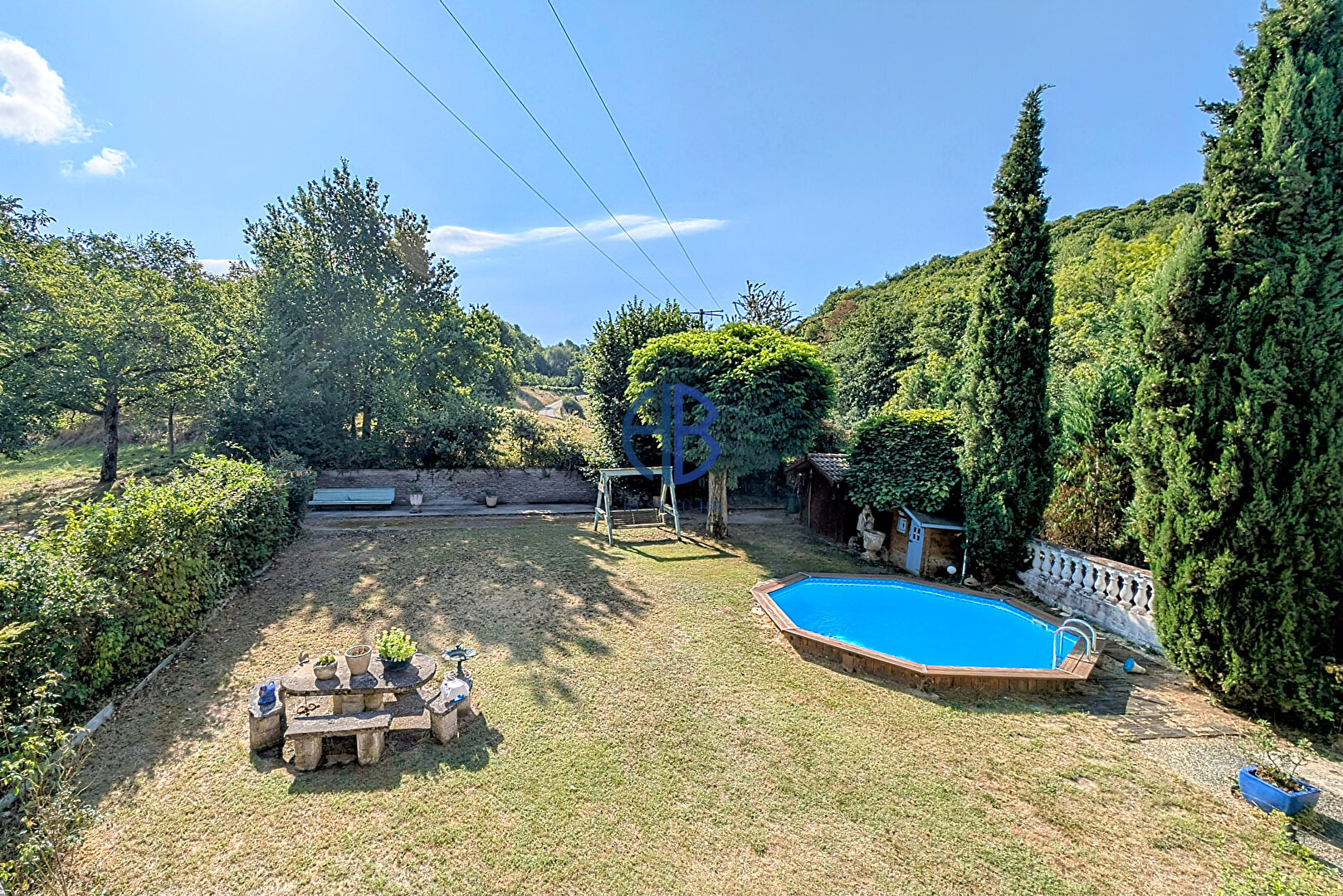 Photo Maison 200 m² au sol avec piscine et jardin sans vis-à-vis ? confort et tranquillité proche de Saint-Étienne-de-Saint-Geoirs image 4/6