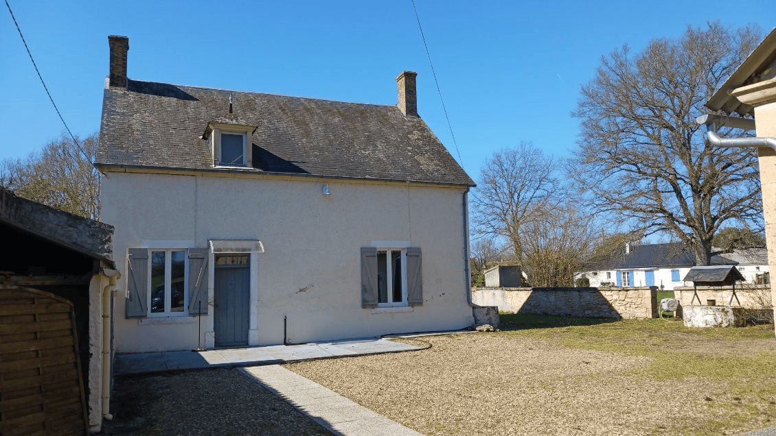 Maison 4 pièce(s) 71 m² , GRANGE ET DEPENDANCES