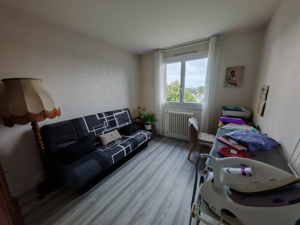 Photo EN VENTE FOURCHAMBAULT  APPARTEMENT 2 CHAMBRES AVEC ASCENSEUR , CAVE ET PARKING image 6/6
