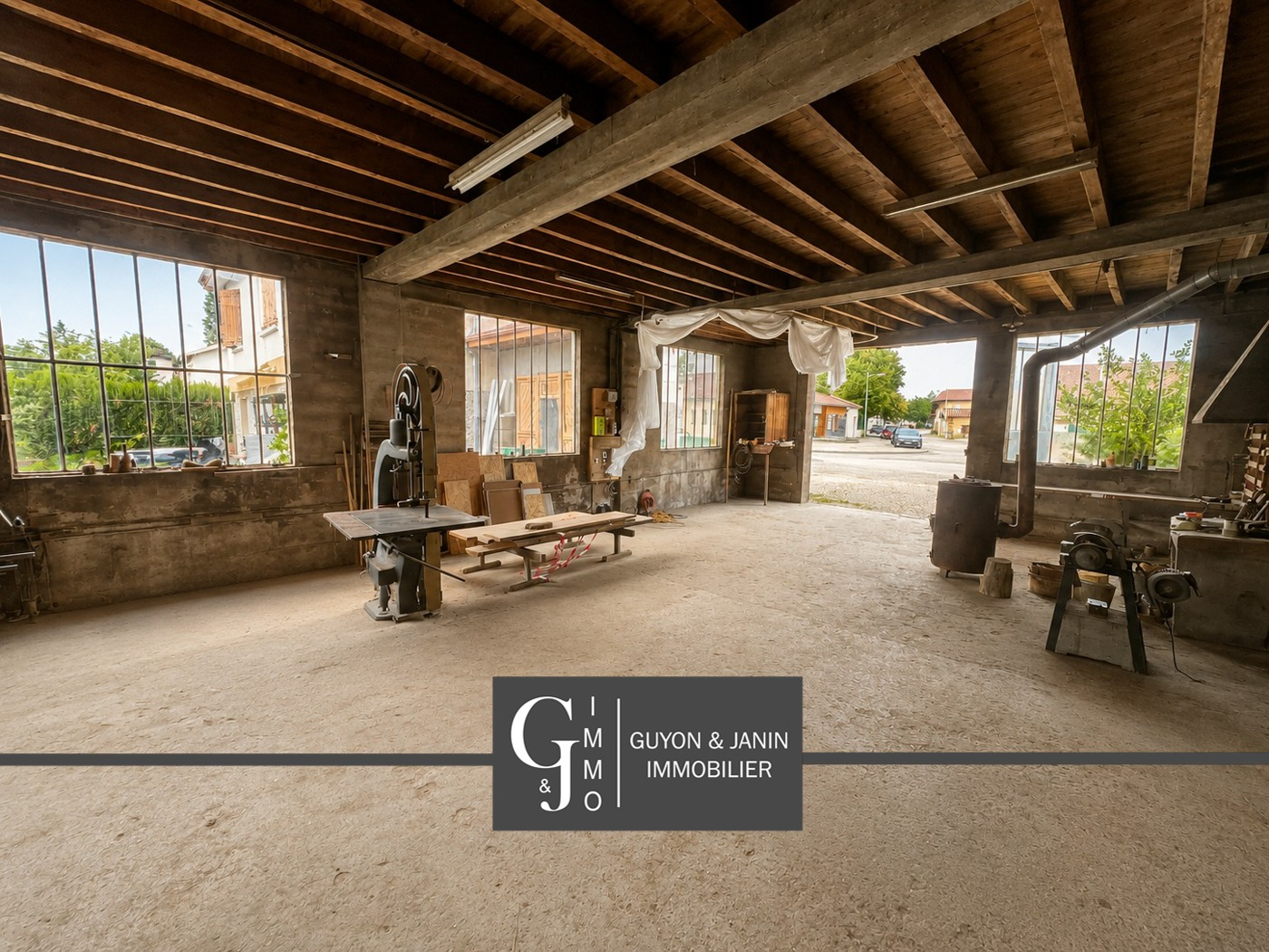 ATELIER 314 M² - FORT POTENTIEL - CENTRE DE SAINT-ÉTIENNE-DU-BOIS