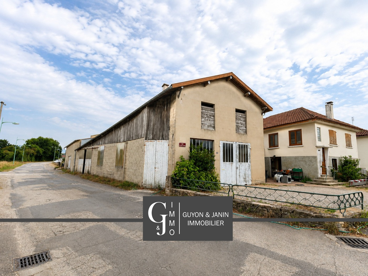 ATELIER 314 M² - FORT POTENTIEL - CENTRE DE SAINT-ÉTIENNE-DU-BOIS