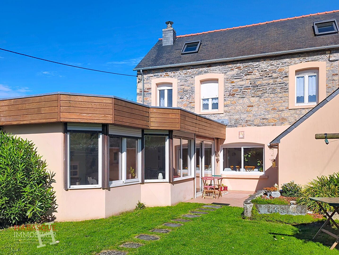 Photo Maison Landerneau 6 pièce(s) 115.44 m2 image 1/6