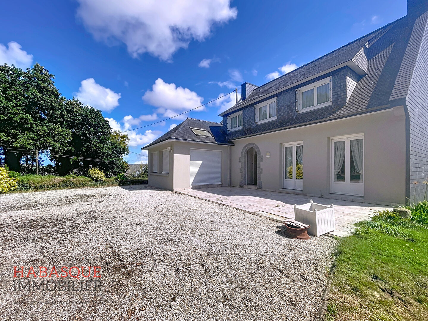 Maison à louer à Plouvien - 7 pièces, 5 chambres, 159 m²