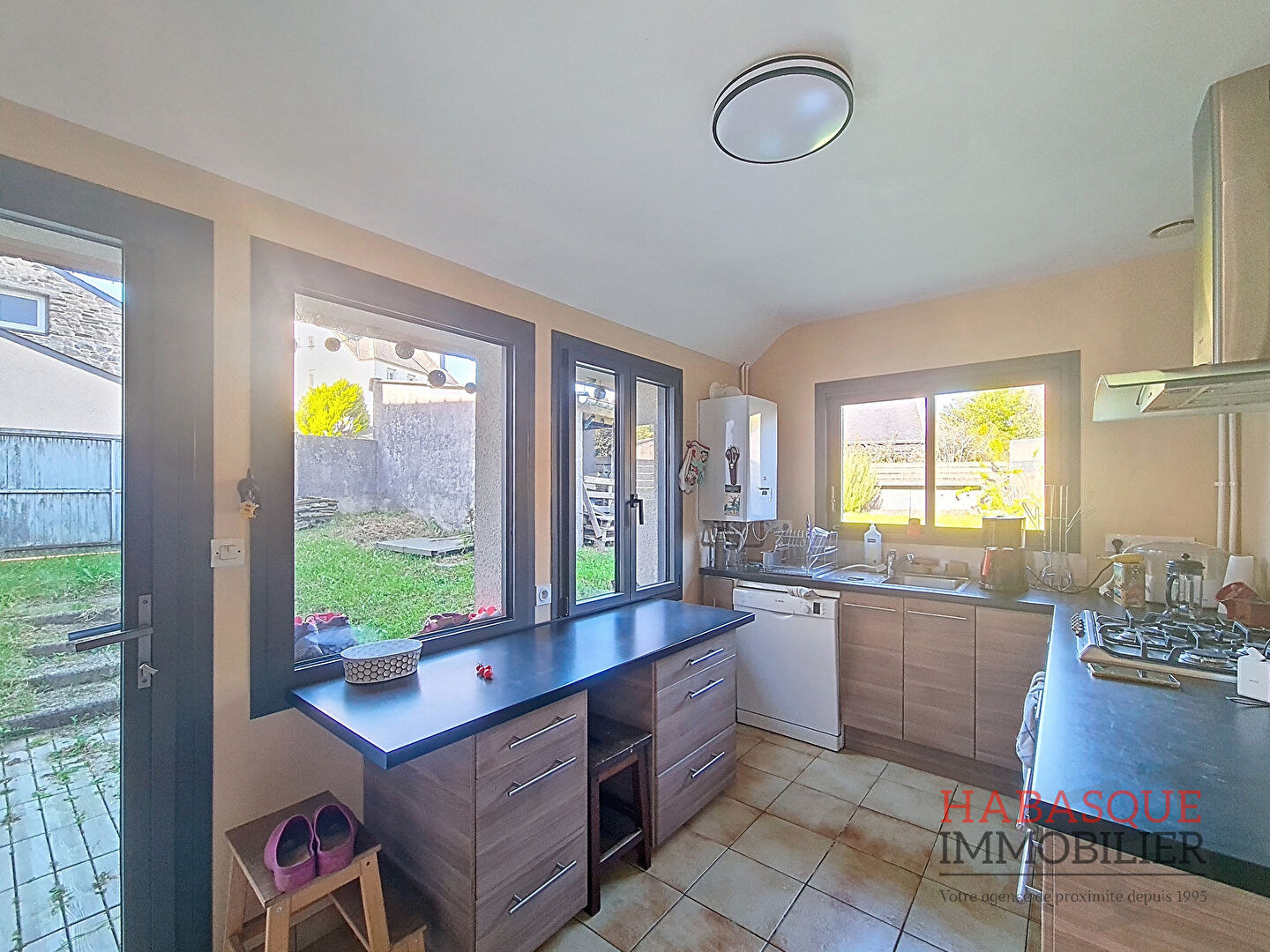 Photo Maison à vendre à Sizun - 5 pièces, 2 chambres, très bon état image 5/6