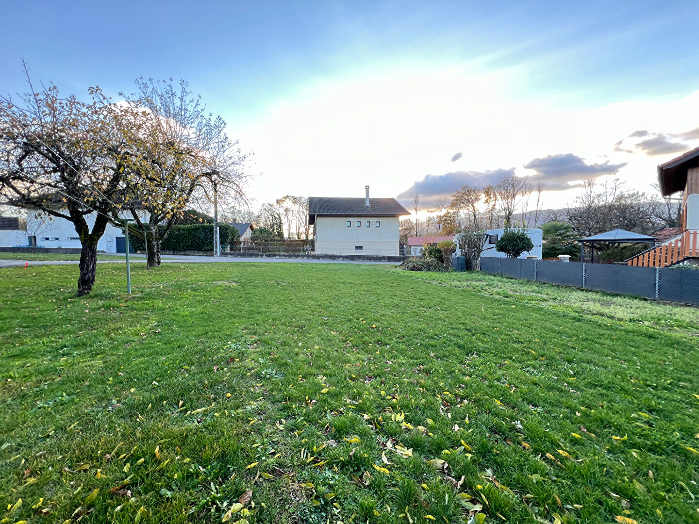 Photo Terrain  717 m2 image 2/3