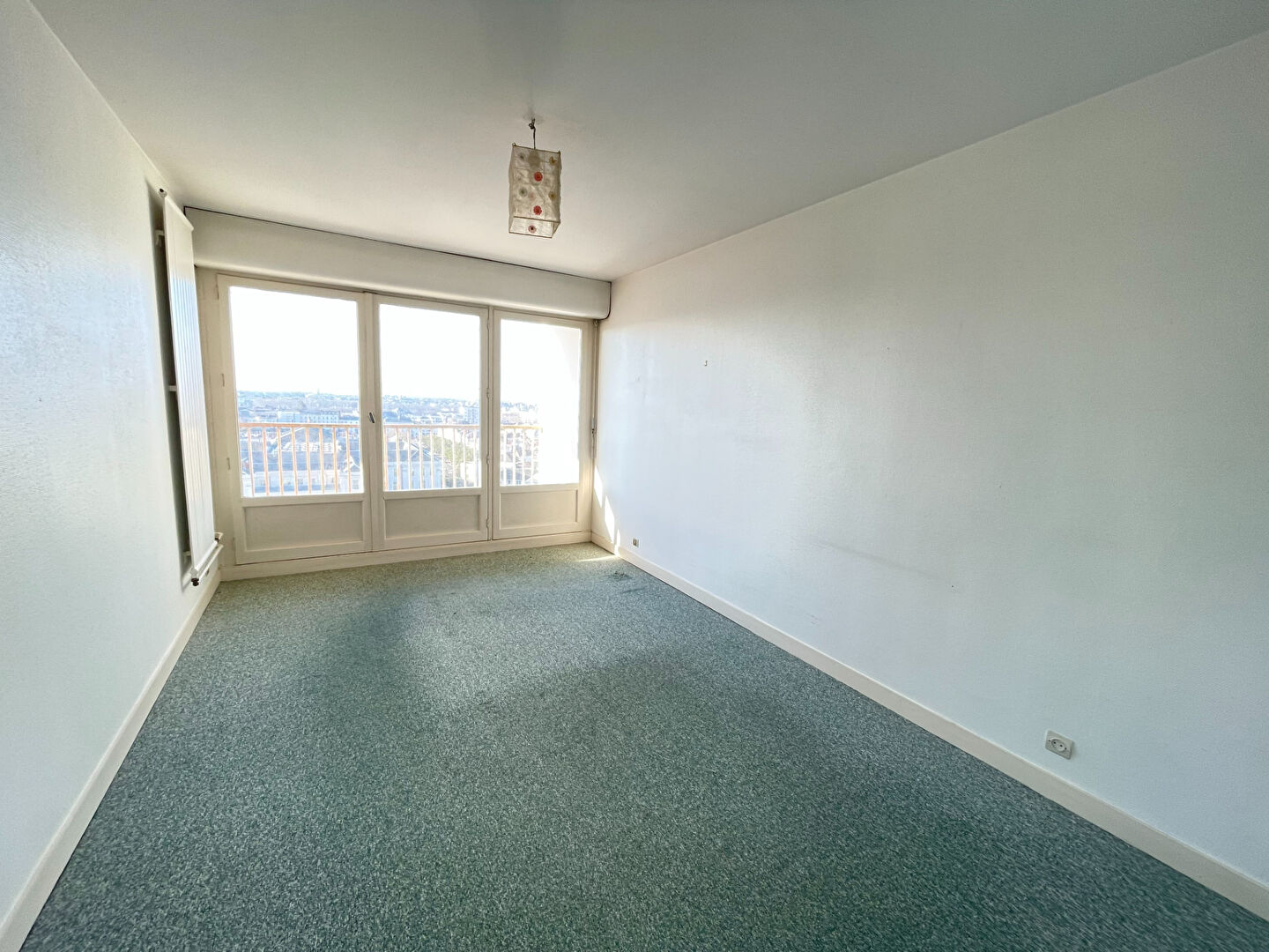 Photo Appartement 2 pièces 68m² Palais de Justices/Jeanne d'Arc image 4/6