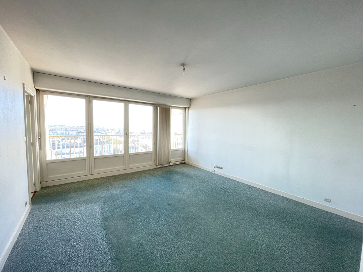 Photo Appartement 2 pièces 68m² Palais de Justices/Jeanne d'Arc image 5/6