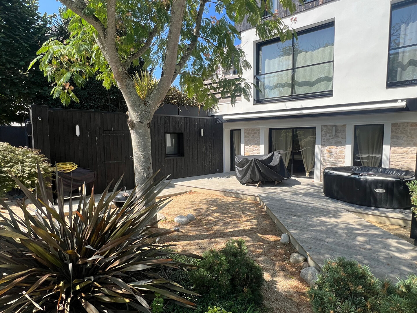 Photo Villa  8 pièce(s) 160 m2 image 2/6