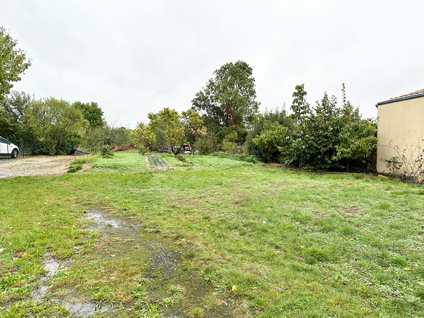 Photo Terrain de 724 m2 à 15 km de La Rochelle image 3/3