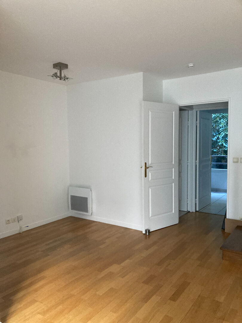 Photo Appartement Suresnes - 4 pièces - Duplex 80 m² - Parking image 2/6