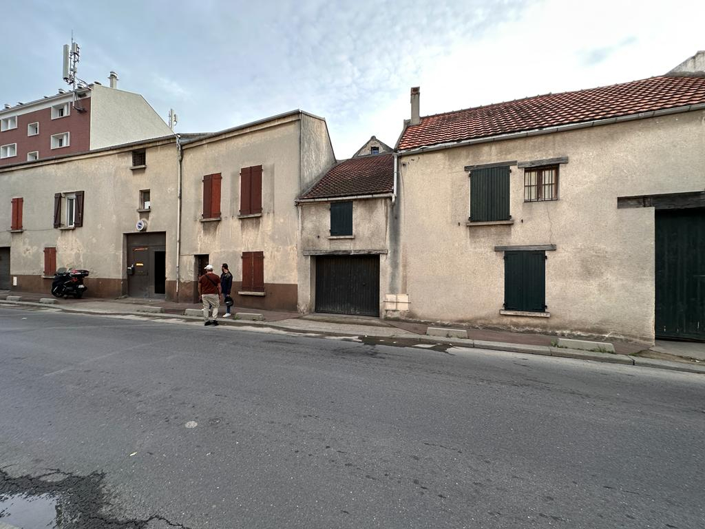 Photo IMMEUBLE - 505 m2 - PROJET DE REHABILITATION - LA COURNEUVE image 2/2