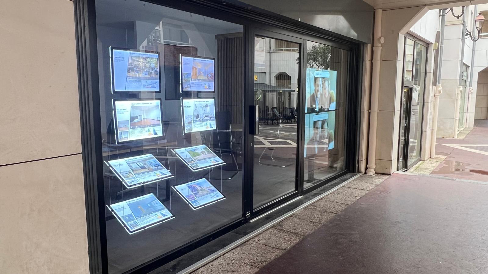 Photo Local commercial / Bureau 26 M2 - Coeur de ville Enghien Les Bains image 2/4