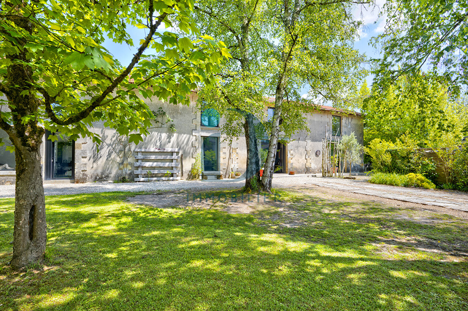 Photo CASTELNAU DE MEDOC CENTRE SUPERBE MAISON 225 M2 TERRASSES  STATIONNEMENT EXTERIEUR image 6/6