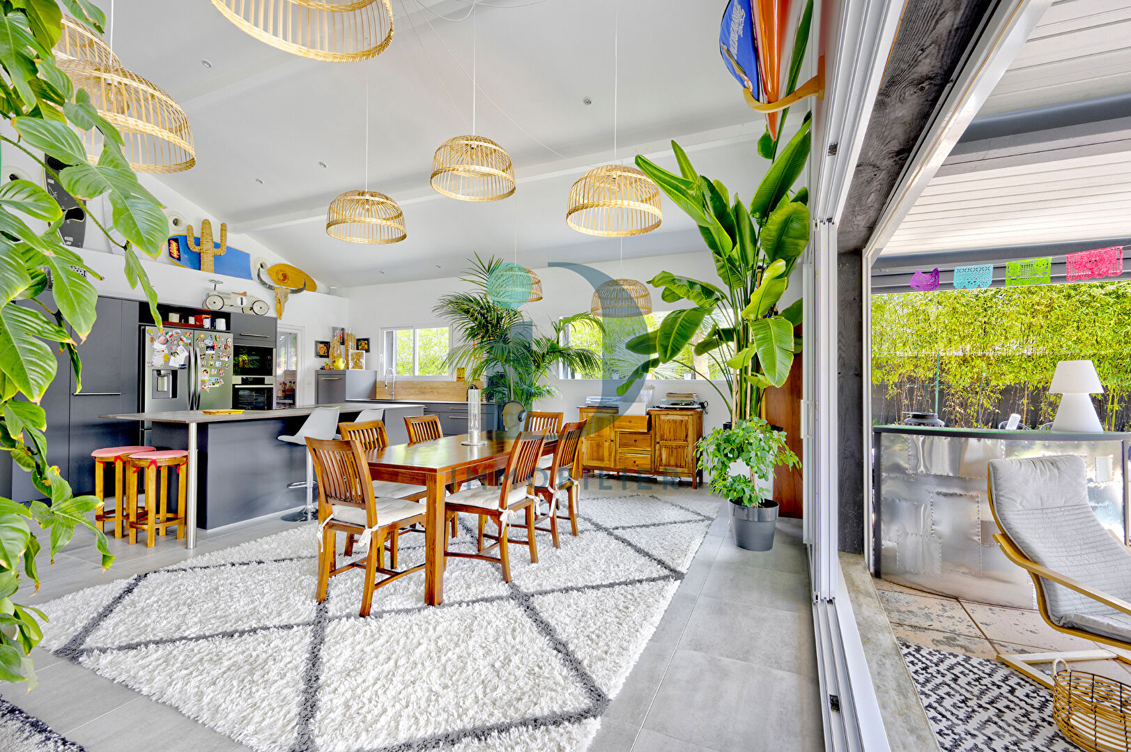 Photo MARTIGNAS SUR JALLE MAISON CONTEMPORAINE 136 m2 Garage double piscine jardin image 1/6