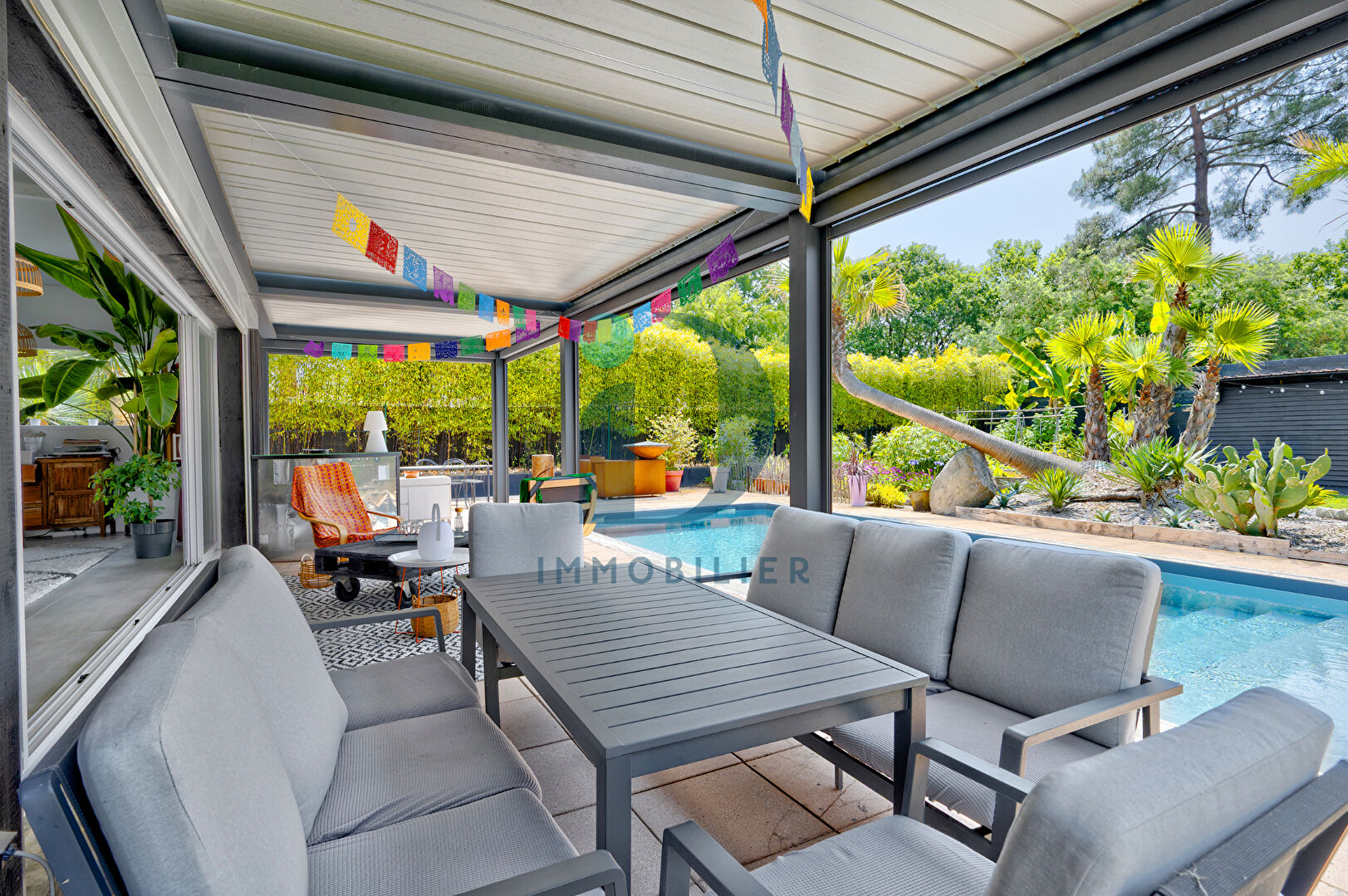 MARTIGNAS SUR JALLE MAISON CONTEMPORAINE Garage  piscine jardin