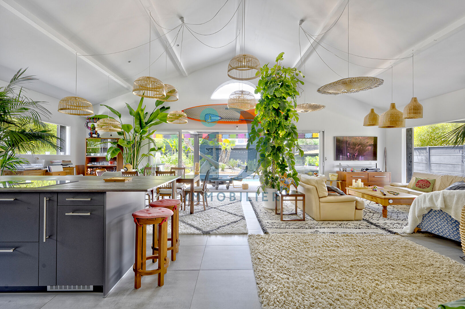 Photo MARTIGNAS SUR JALLE MAISON CONTEMPORAINE 136 m2 Garage double piscine jardin image 2/6