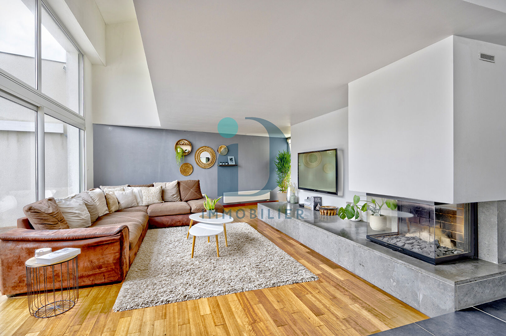 Photo TRESSES Maison d'architecte 188 m2 avec piscine, jardin clos, garage, au calme et proche des commodités à TRESSES image 2/6