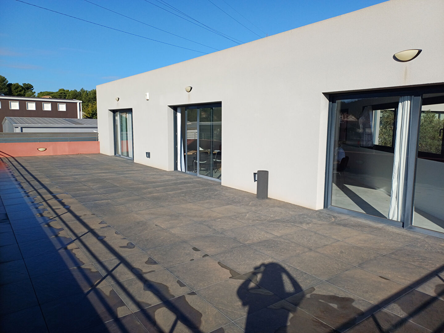 Photo 2 BATIMENTS DE BUREAUX CONTEMPORAINS ET LUMINEUX image 6/6