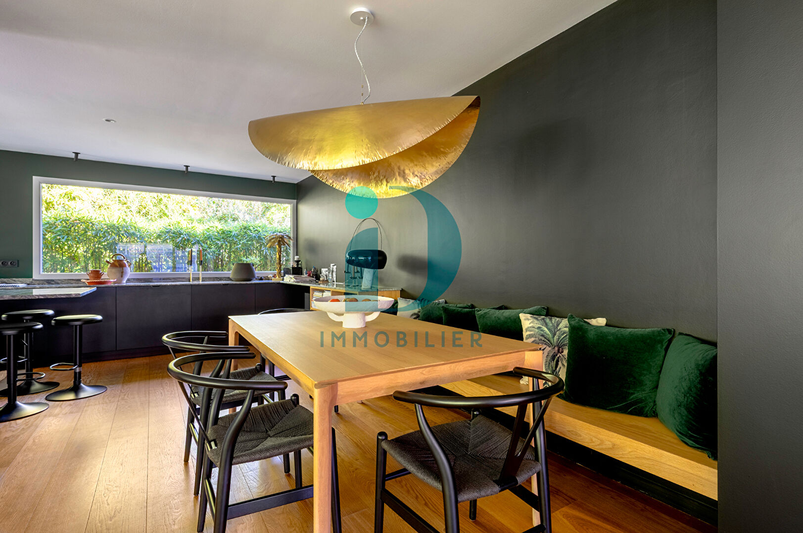 Photo Ravissante maison familiale 210 m2 jardin, piscine, garage proche du Golf Bordelais  Bordeaux image 3/6