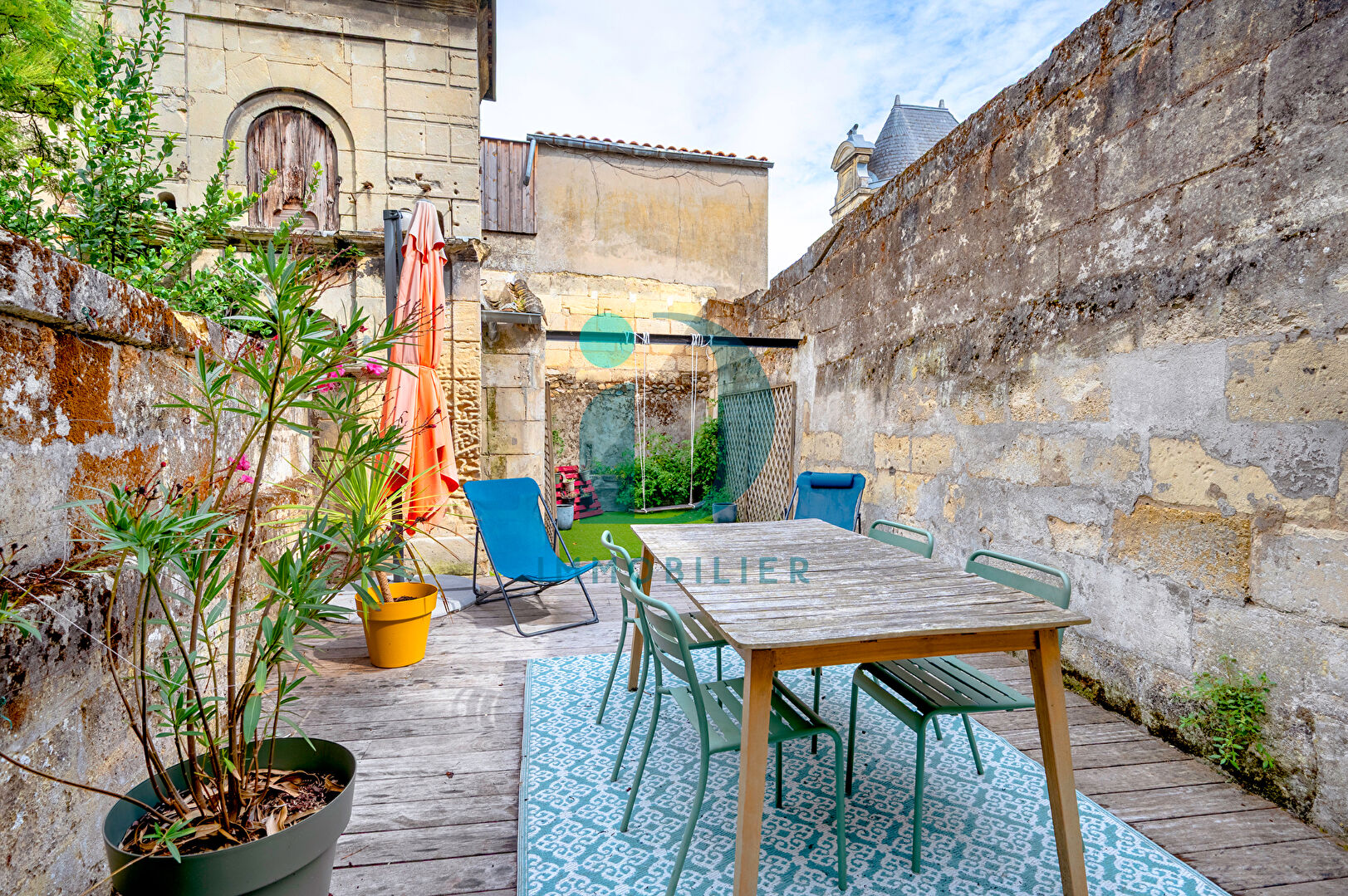 CENTRE DE LIBOURNE Maison familiale d'exception 3 / 4 chambres, jardin, garage 190 m2 environ   Coeur historique de Libourne