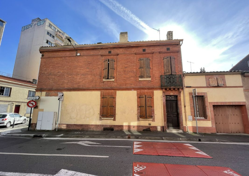 Photo Immeuble 542 m² FER A CHEVAL image 2/6