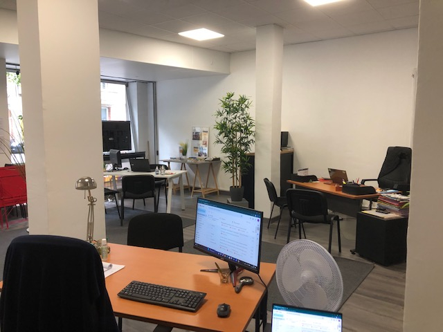 Photo Local commercial 72 m² Croix de Pierre image 2/3