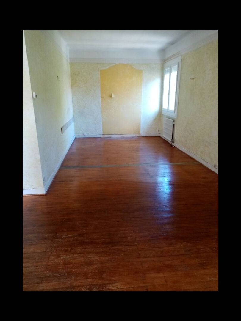 Photo Toulousaine de 4 pièces  sur terrain de 550m2 avec sous sol et garage . image 3/4