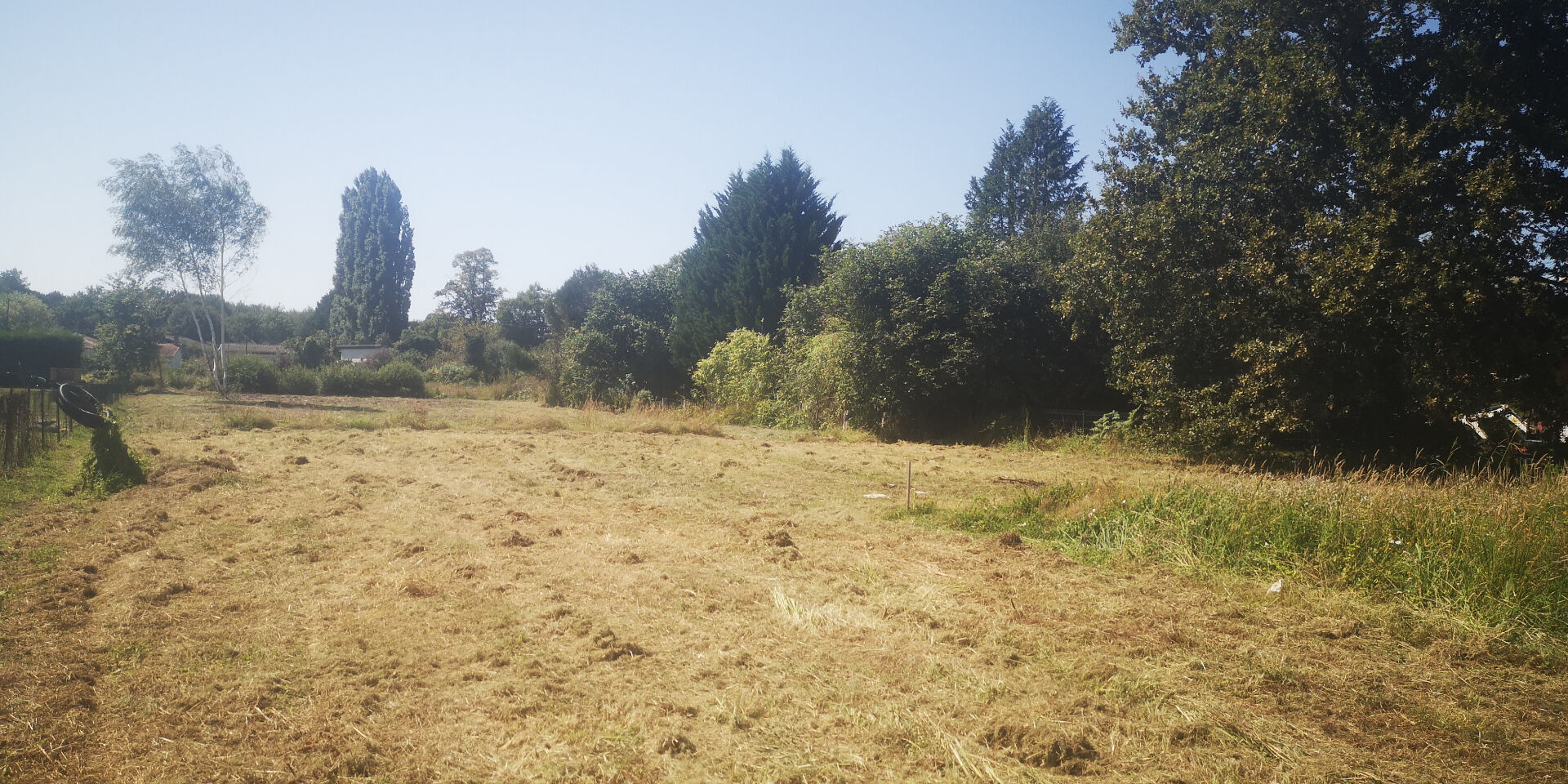 Photo Terrain de 1600 m²  au calme avec possibilité de 2 maisons. image 2/3