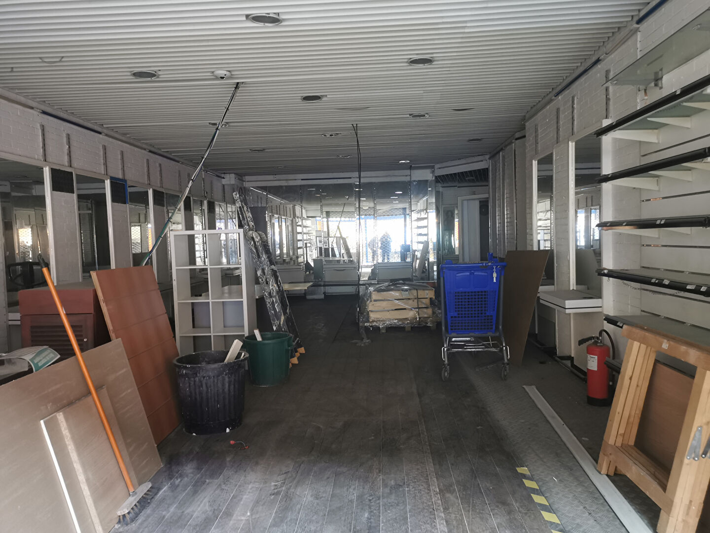 Photo Local commercial Plerin 1 pièce(s) 82 m2 image 2/2