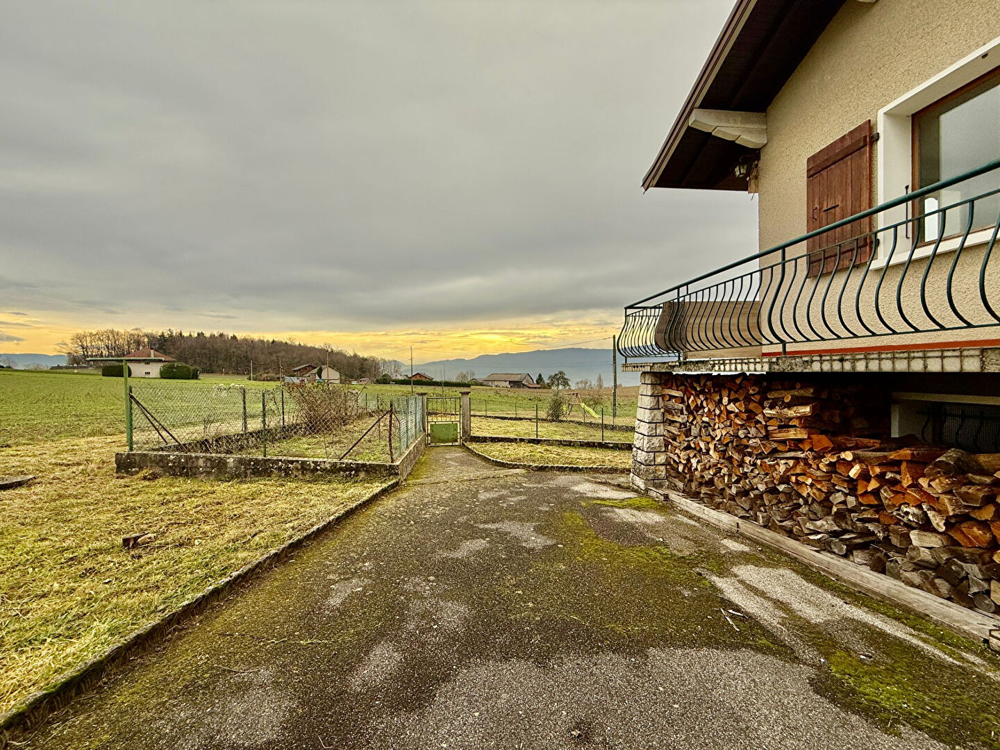 Photo Maison individuelle avec dépendance image 3/6