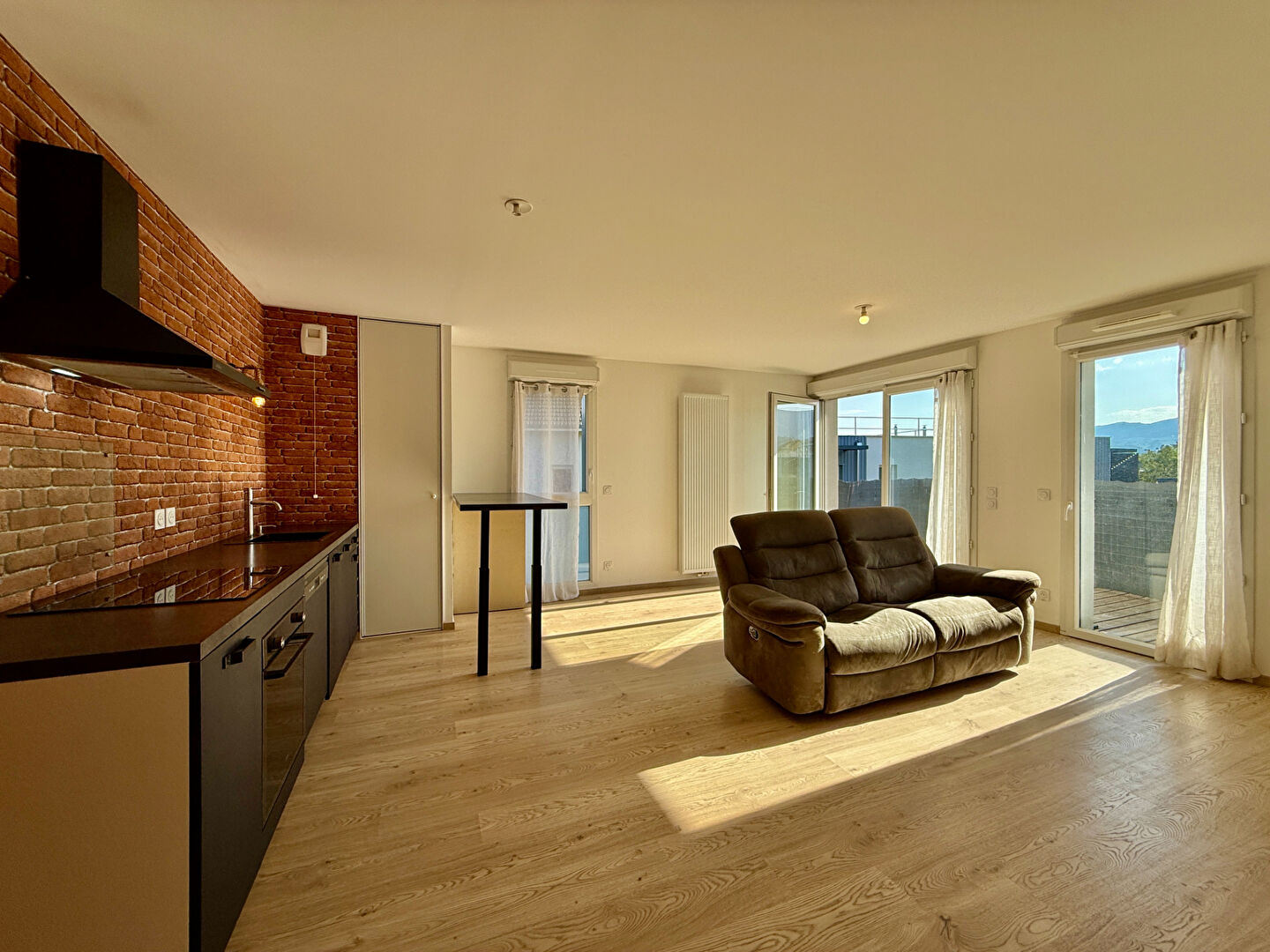 SALES Appartement T4 lumineux