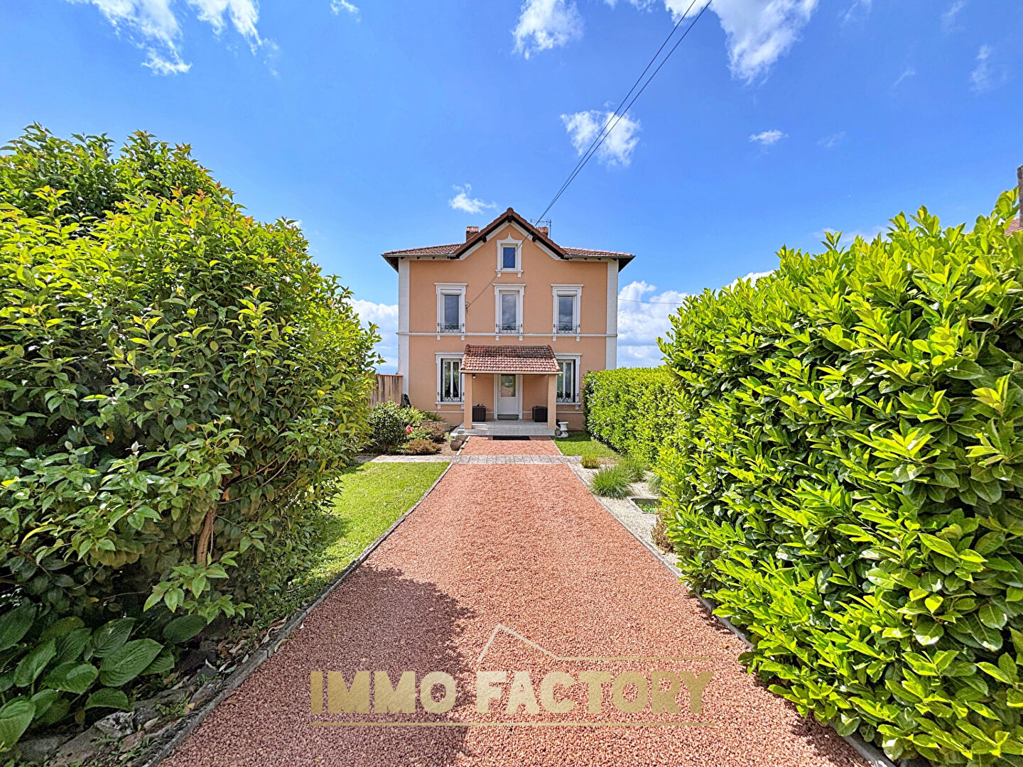 MAISON 8 PIECES 170 M² AVEC TERRAIN